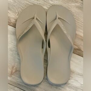 Archie Flip Flop Sandals